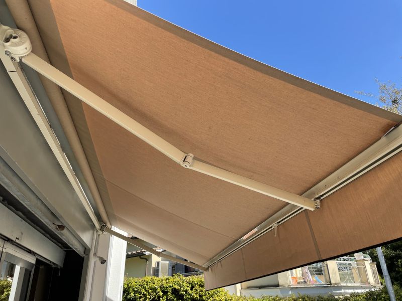 Size of Awnings